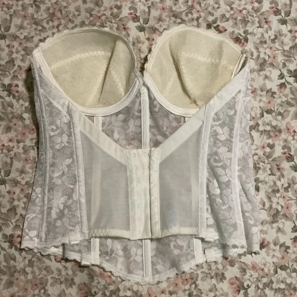 Vintage White Strapless Bra